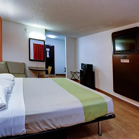 Motel 6 Houston-Hobby-3
