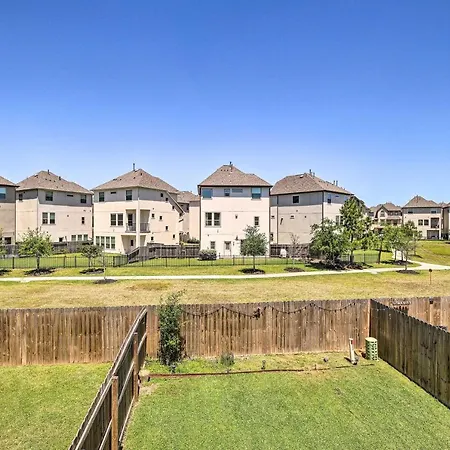 Pet-Friendly Houston Home - 3 Mi To Nrg Stadium!-2
