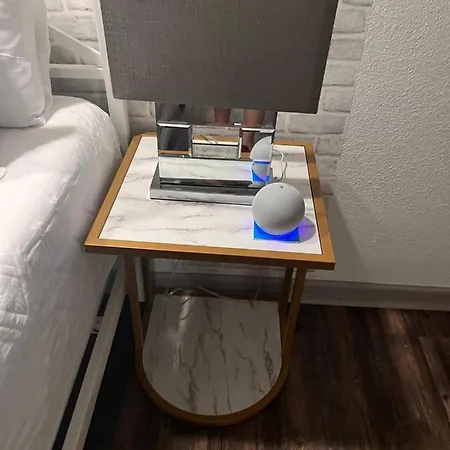 Boutique Oasis Smart Hub With Free Parking, Pool, Gym-3