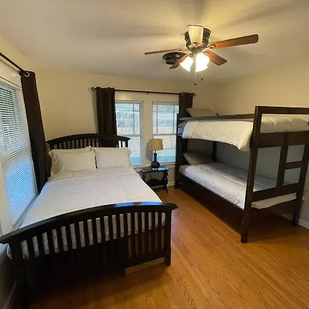 Yellow Brick Road House 1Miles From Hobby Airport-2