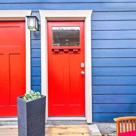 Central And Cozy Houston Studio - Pets Welcome!-3