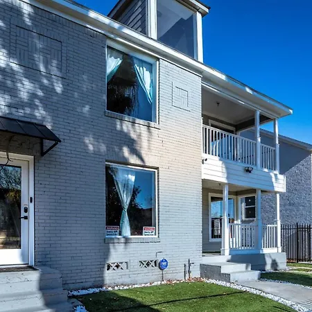 Big Home/Pet/Free Parking/Ev/ 6 Bedroom Sleeps 25/Dwntwn-2