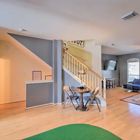 Nostalgic Friends Home In Houston Heights!-2