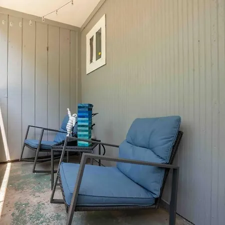 Comfortable Getaway: 1 Bedroom Full Apartment-3