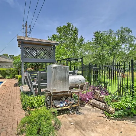 Spacious Houston Home, Day Trip To Galveston!-3