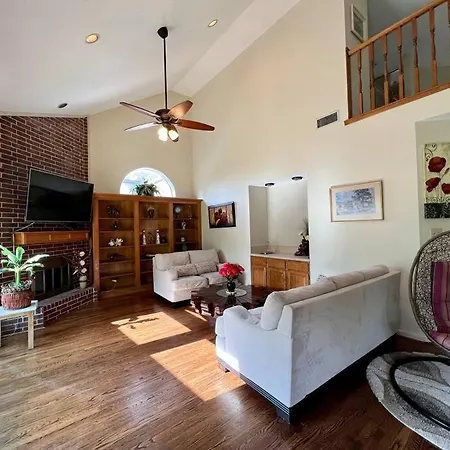 Vintage House At Southwest Houston-3