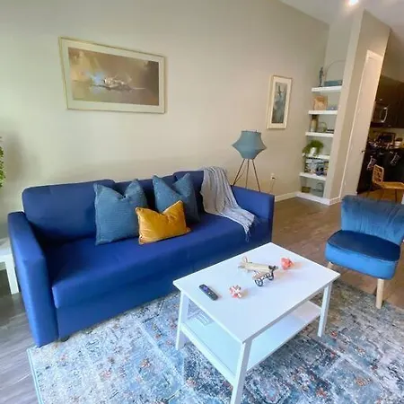 Luxe Spacious 1 Bd Suite Wpool View In Galleria-3