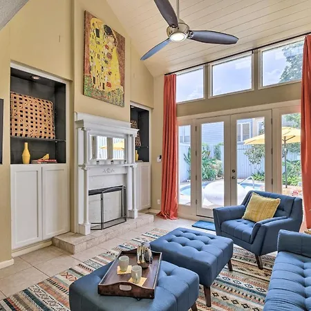 Private Pool: Charming Townhome 5 Mi To Nrg!-2
