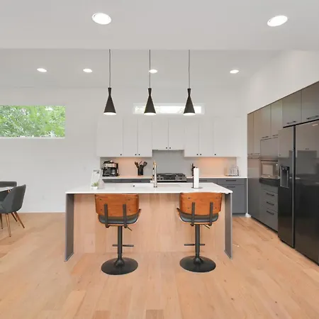 Stunning 4 Story Modern Home W/ Spectacular Views-2