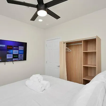 Stylish 4-Bedroom Home 9 Minutes From Downtown-2