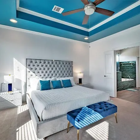 Luxury Home W/ Private Saltwater Pool In Midtown-2