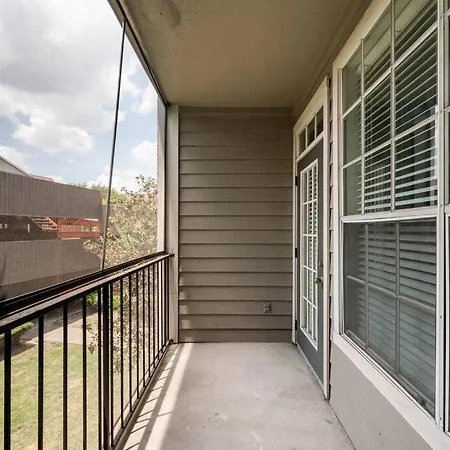 Uptown Escape - Modern, 1Bd Apt Near The Galleria-3