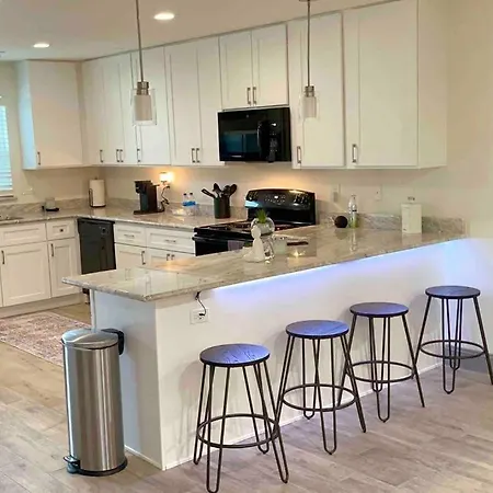 2Br Plush Suites- Hidden Gem-2
