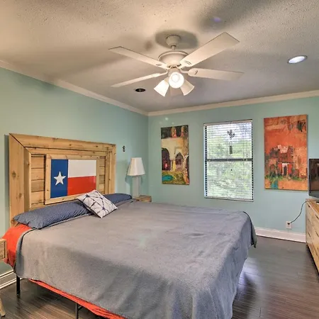 Houston Riverfront House With Deck And Private Dock!-3