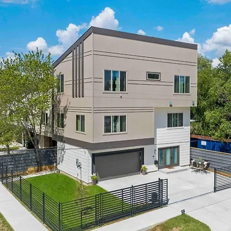 New Two Unit Modern Luxury Home Centrally Located-3