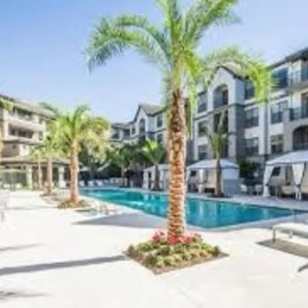 Tropical Paradise - 2Bedroom - Nrg - Med Center - Pool- Gym - Sleep 6-2