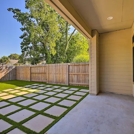 Modern Houston Townhome - 3 Mi To Downtown!-3