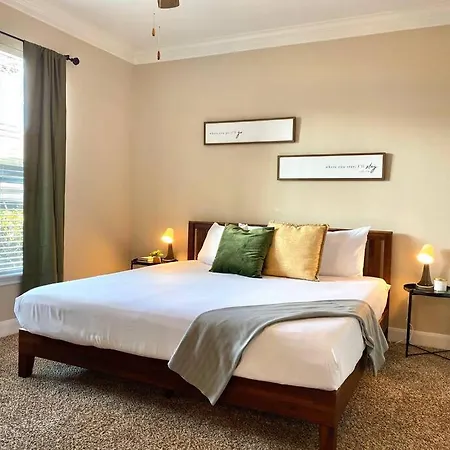 Hope Suiteking Bedperfect Location1St Floor-3