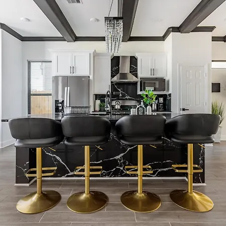 Houston 3 Bedroom House With Garage Parking-2