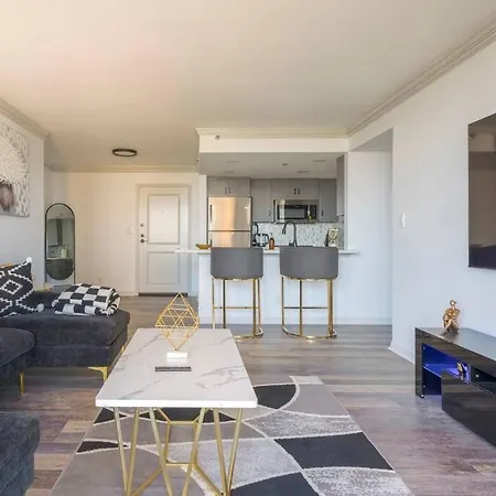 Amazing City View 1Br Condo Balcony Parking*-3