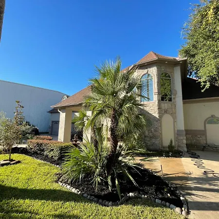 Luxuria Mini-Mansion Near Houston Downtown-2