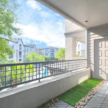 New Modern Upscale Suite W/Pool View Near Med Center-3