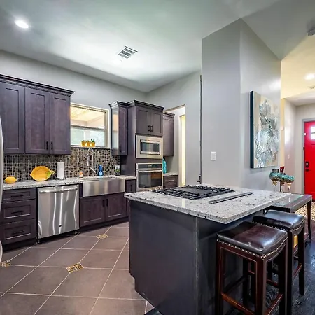 Luxurious 5Br Home Sleeps-14-3