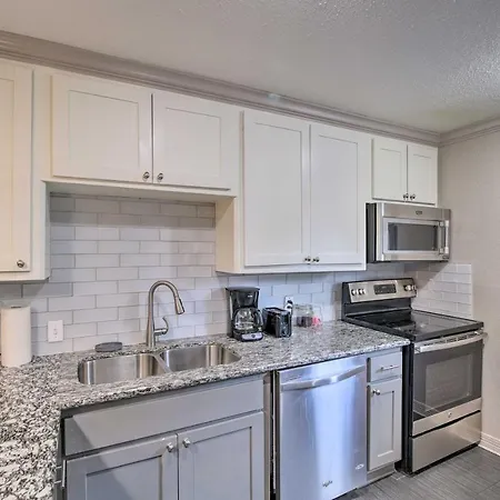 Cheerful Houston Condo About 3 Mi To Downtown!-2