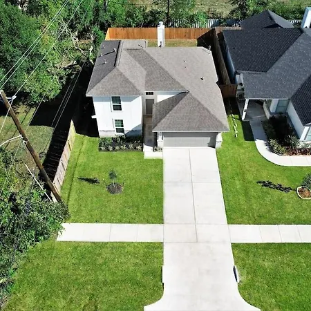 Med Ctr Villa-Built In 22. 3Br+Office/Gym!-2