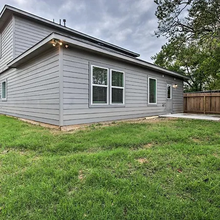 Chic Houston Home With Game Room About 8 Mi To Dtwn-3