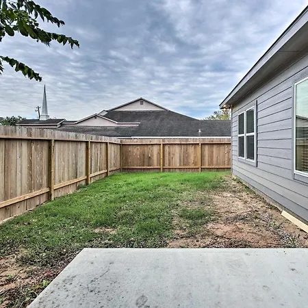 Chic Houston Home With Game Room About 8 Mi To Dtwn-2