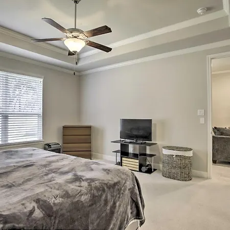 Modern Houston Townhome Near The Woodlands-2