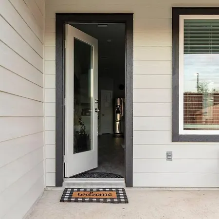 Luxe 3 Bedroom Villa - Near Airport, Nrg, Downtown-3