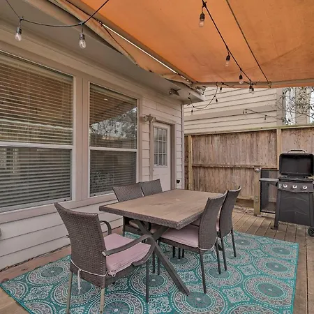 2,500 Sq Ft Townhome - Walk To Central River Oaks!-2