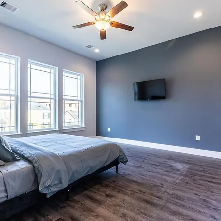 Upscale New Build 3Br+3 Ensuite Ba-3