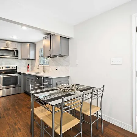 Stunning & Vibrant Apt 7 Min From Tx Med Center-3
