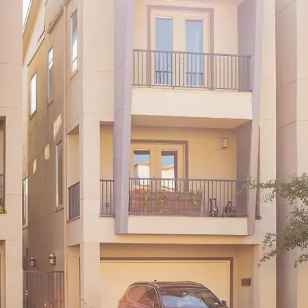 Skyline Oasis L Spacious Retreat With Proximity To Medical Center, Downtown, And Stadiums-2