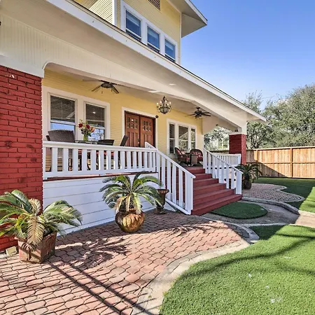 Spacious Houston Home With Deck About 2 Mi To Downtown!-3