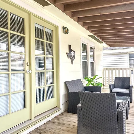 Stylish Stay W Texas Flair Apt Close To Med Ctr Nrg Downtown-3