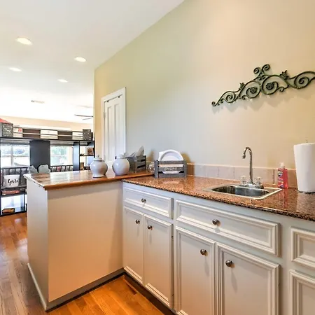 Lakefront Houston House - 1 Mi To Space Center!-3