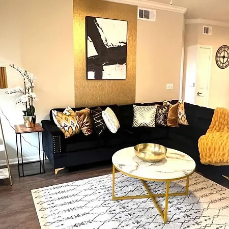 Close To Downtown Houston - Free Parking-3
