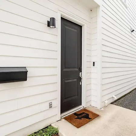 Chic Urban Living Minutes From I-45 And I-610 #A-2
