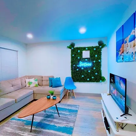 Modern Santorini Suite Houston Nrg Tmc Luxurious Walkable-2