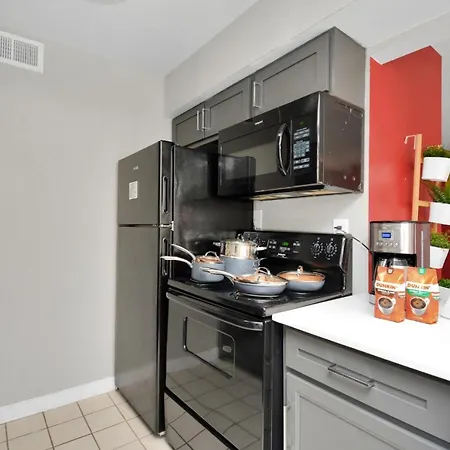 Galleria, Fast Wi-Fi, Free Prkg, Pool, Comfy Beds - 104-2