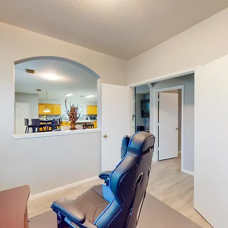 H-Town Hideaway Villa-2