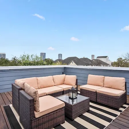 Stylish Urban Retreat In Eclectic Montrose-3