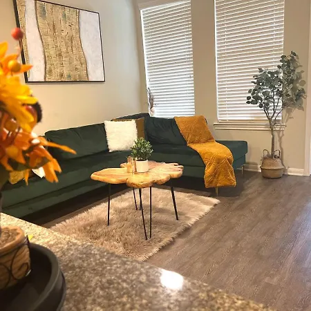 Modern Apartment, Close To Downtown/Free Parking-3