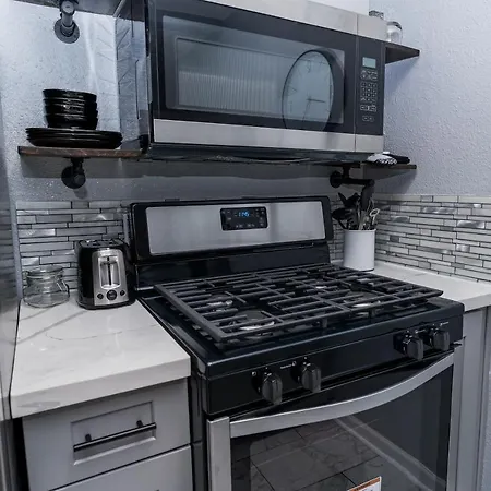 Escape To The Music Room Near Nrg Med Ctr Amp Dwtn-2