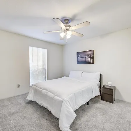 Cozy 1Bed 5 Mins From Galleria! Free Wi-Fi/Parking-2