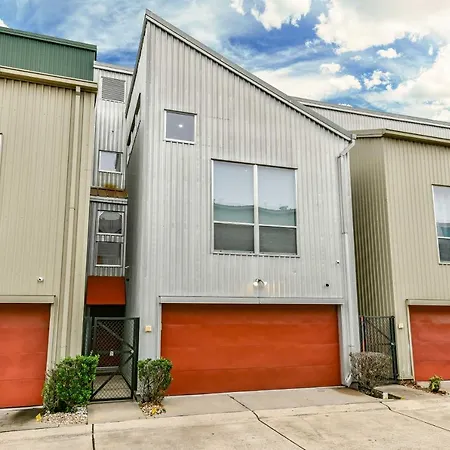 Modern Houston Townhome With Balcony 5 Mi To Dtwn!-2